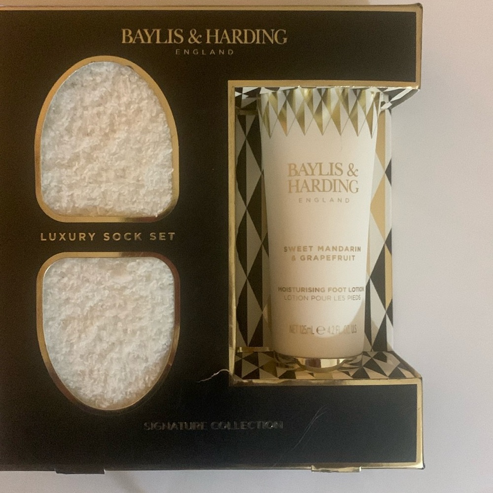 Baylis & Harding Luxury Sock  Set with Free Gift of luxury lotion